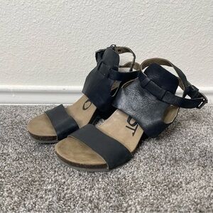 OTBT Lee Heels Women’s 7.5 Black Leather Chunky Heel Sandals Slingback Open Toe